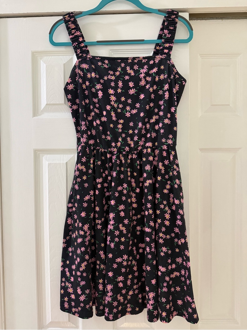 🩷 Black Midi Dress with Pink Floral Print - Sleeveless Square Neck 🩷